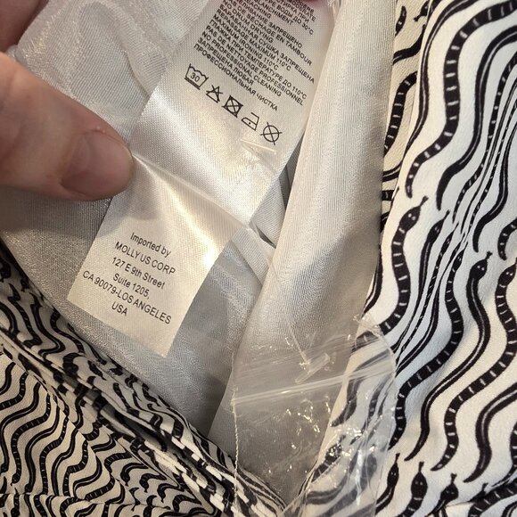 Lili Sidonio Romper With Snakes Size Medium Black & White NWOT Pockets - Picture 5 of 12